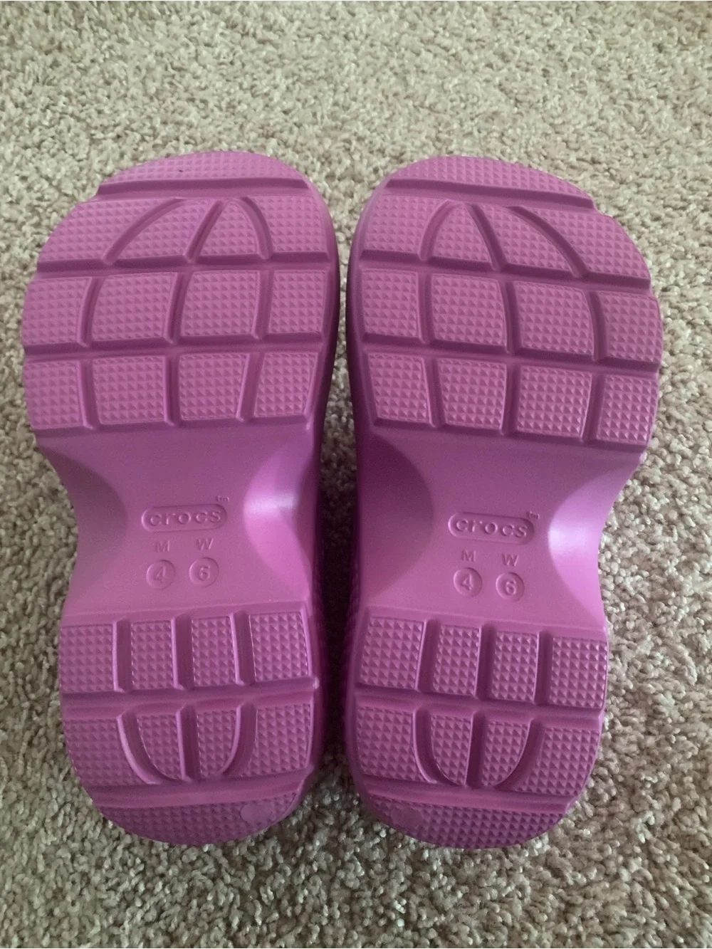 NWT Crocs Pink Bubble Stomp Clog
